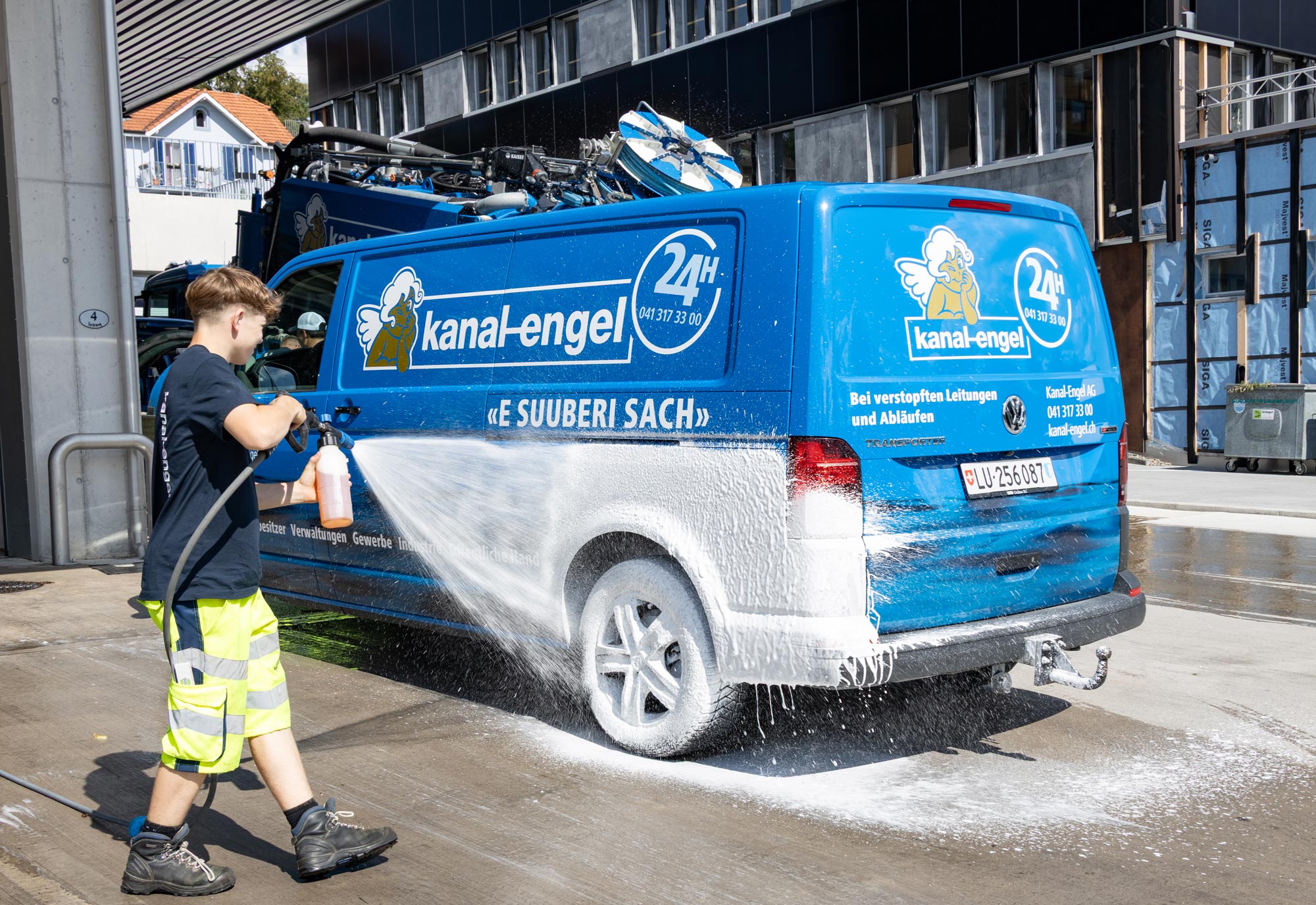 Kanal-Engel AG Lernender bei der Arbeit